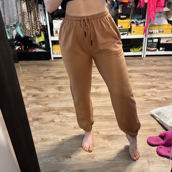 Pretty Little Thing Tan High Waist Wax Toggle Joggers - Picture 14 of 14